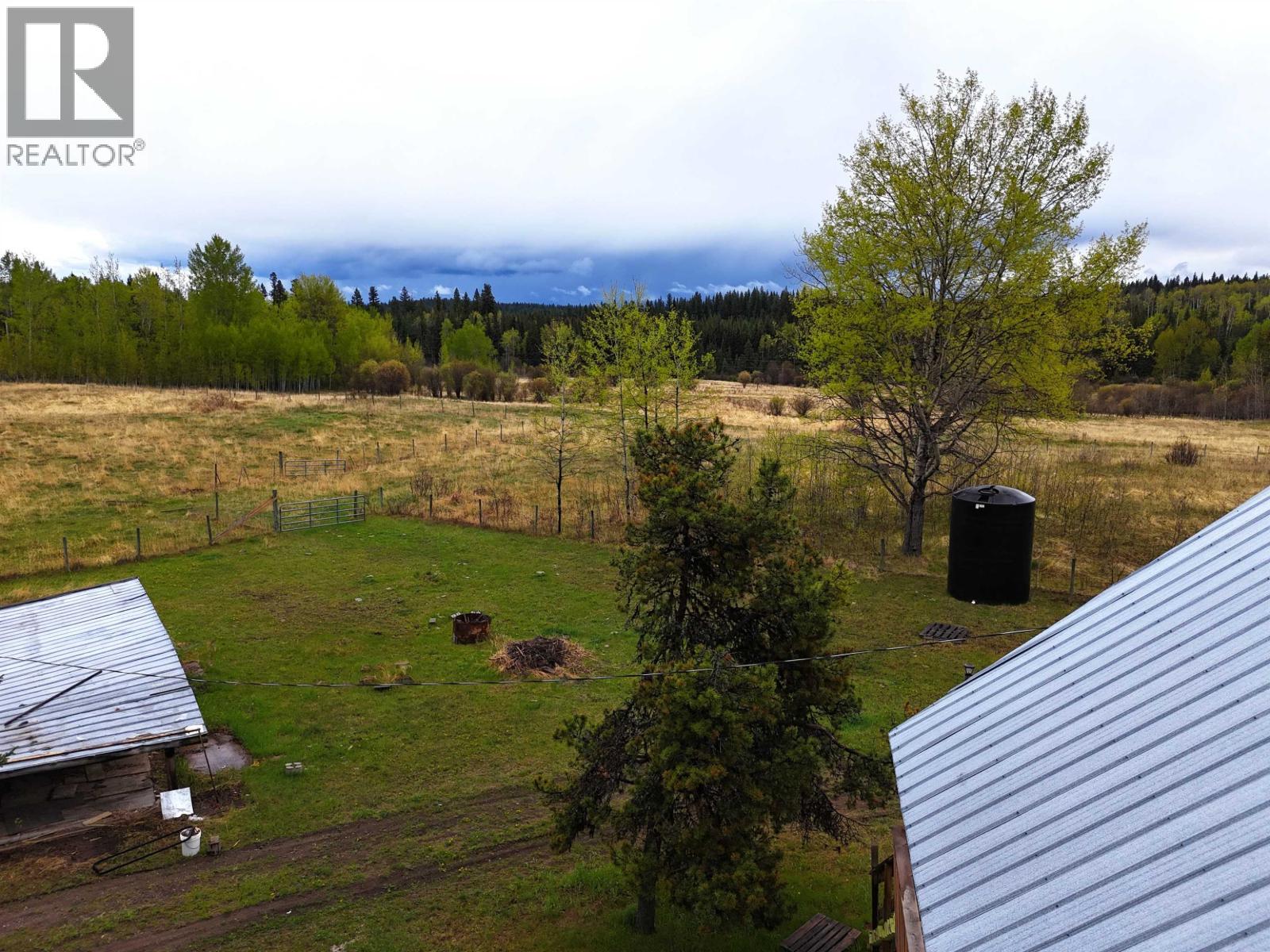 3074 SPOUT LAKE ROAD, Lac La Hache