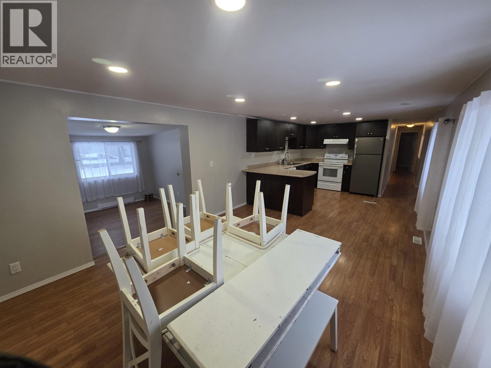 3988 WALKER STREET - 8