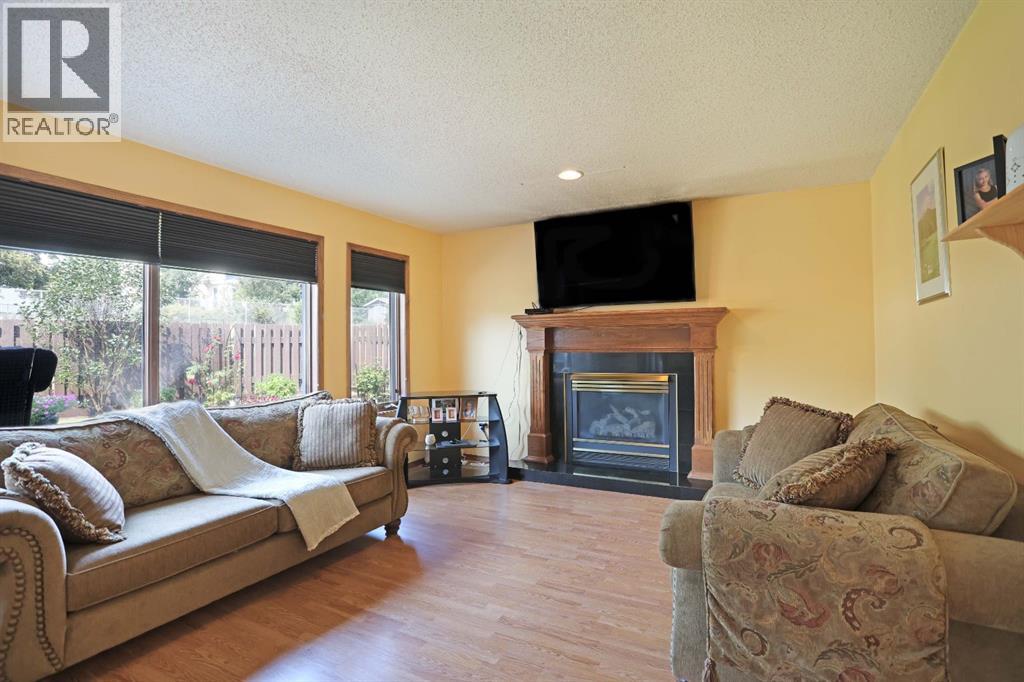 35 Parkland Close E - 17