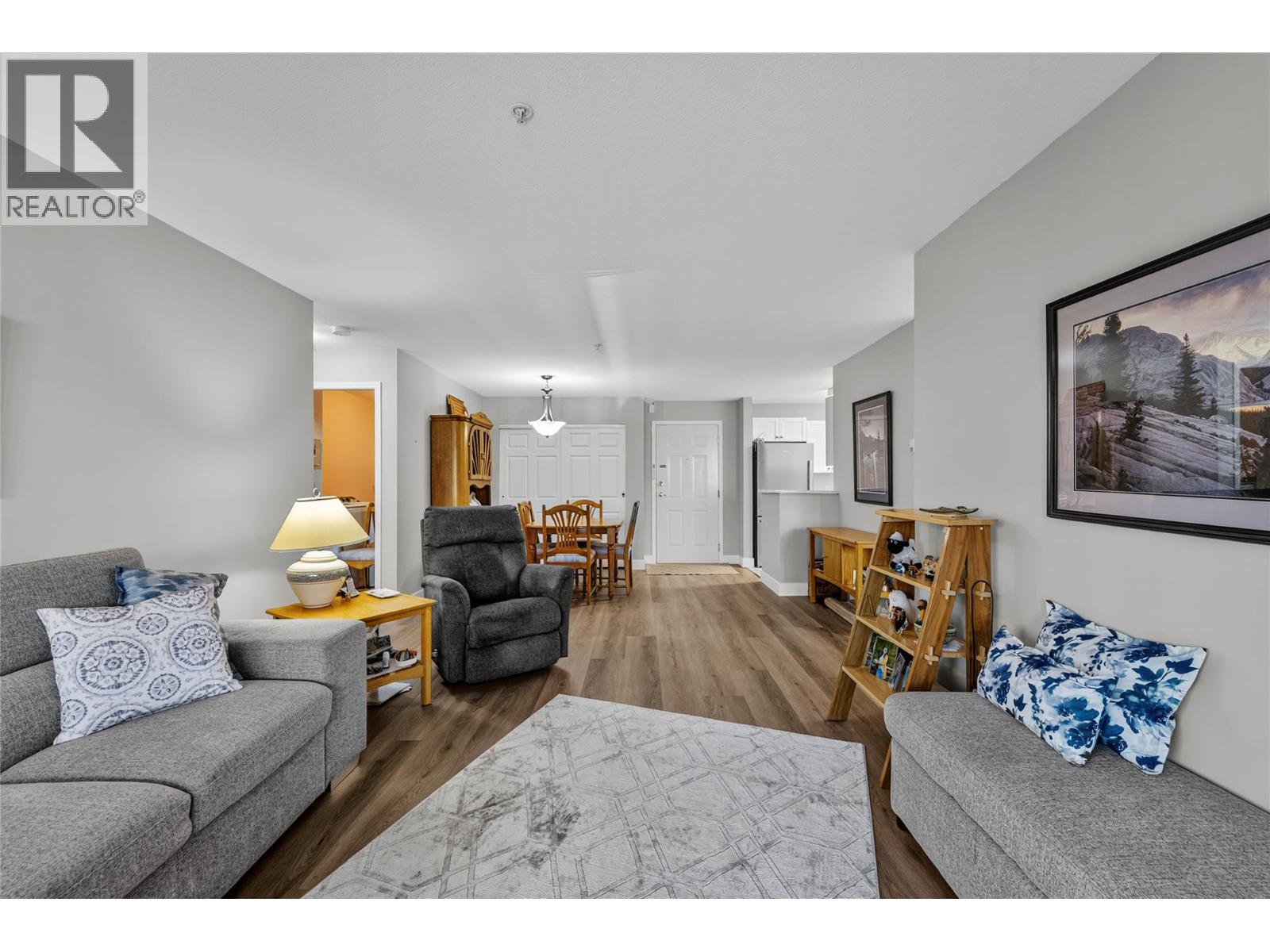 #109 360 BATTLE Street - 10