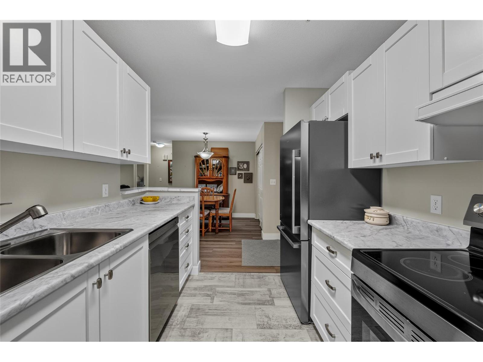 #109 360 BATTLE Street - 3