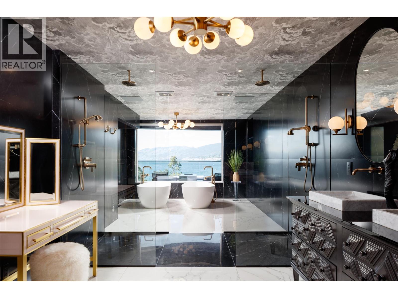 581 Vancouver Avenue - 25