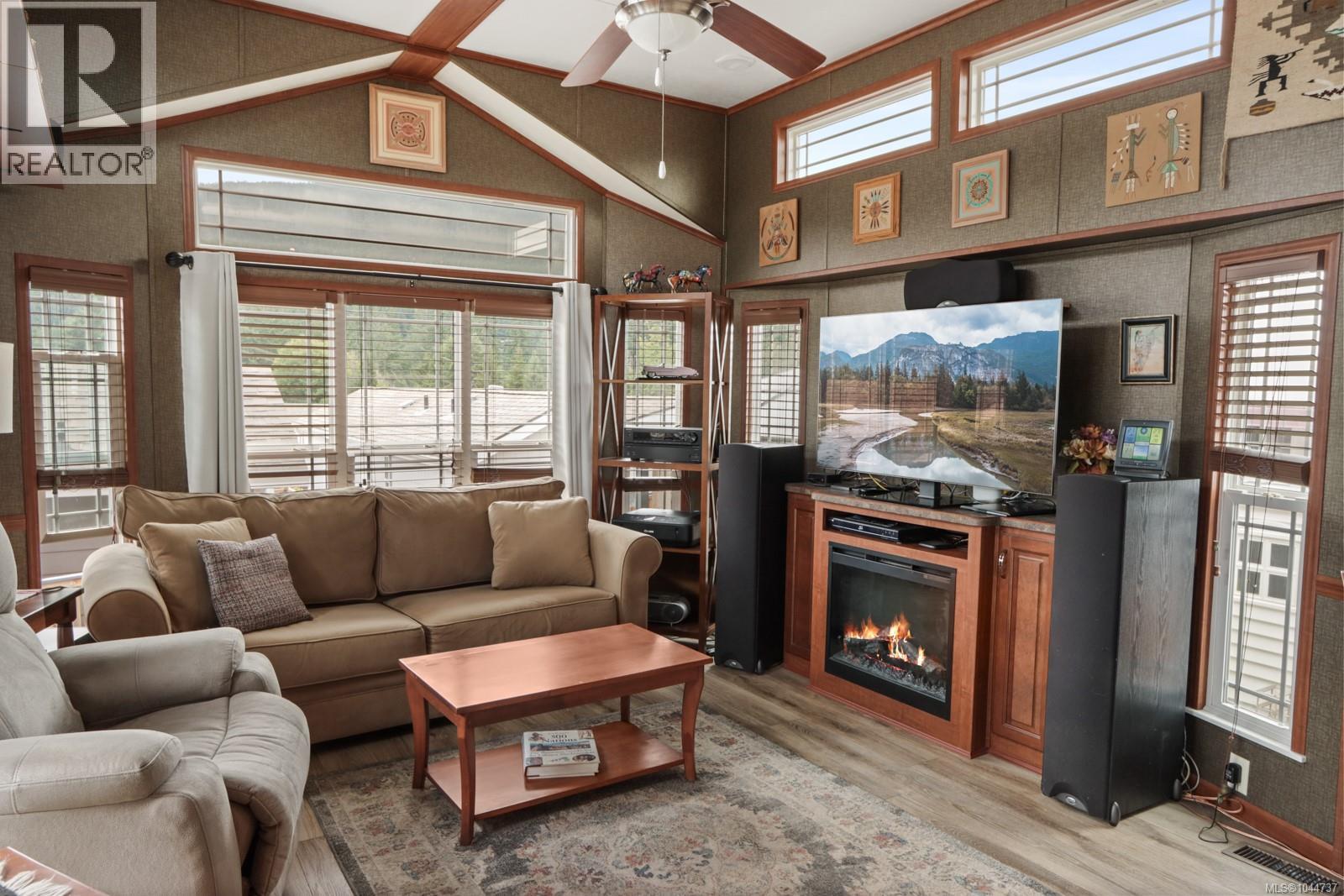 2116 Nimpkish Lake Way - 2