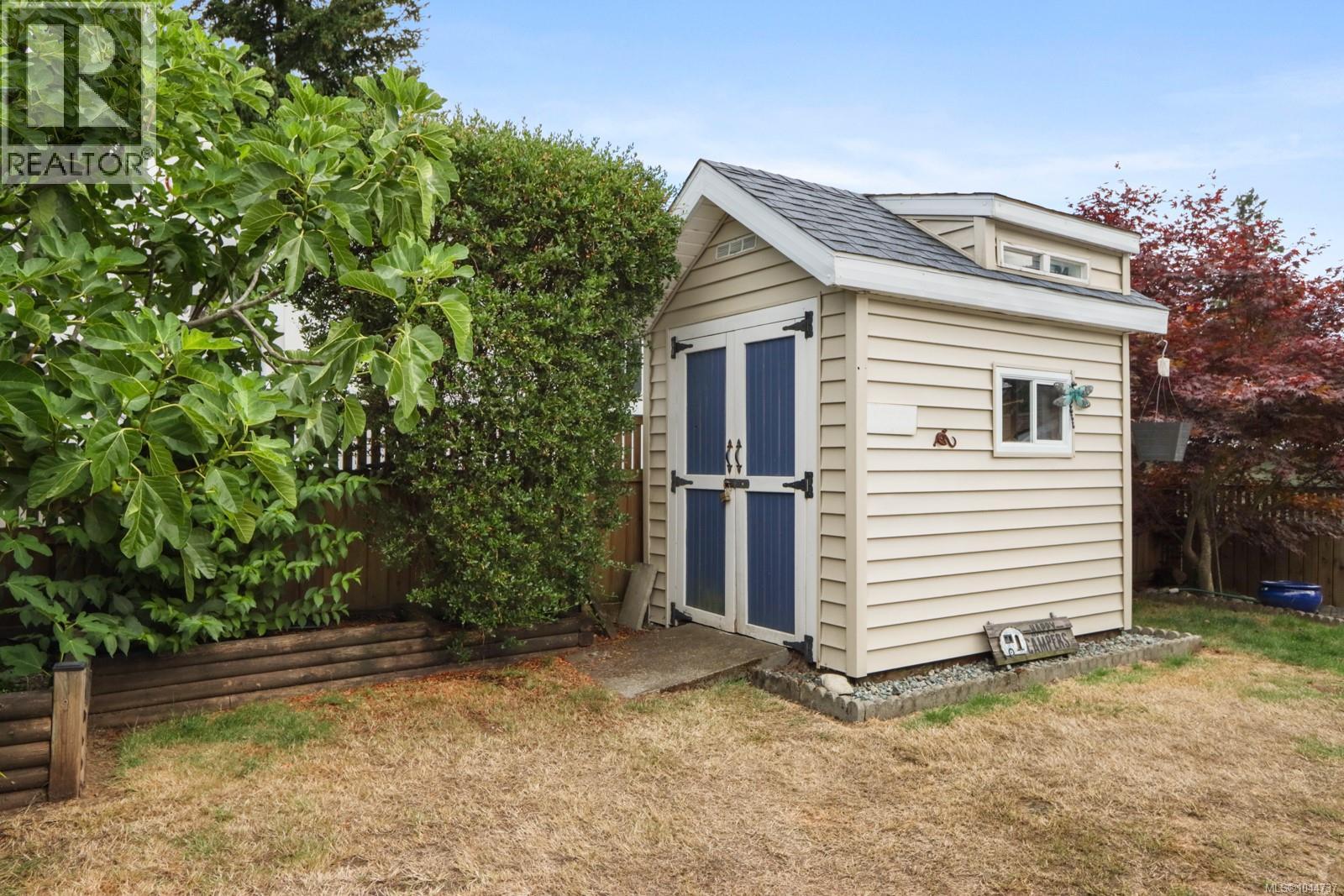 2116 Nimpkish Lake Way - 34