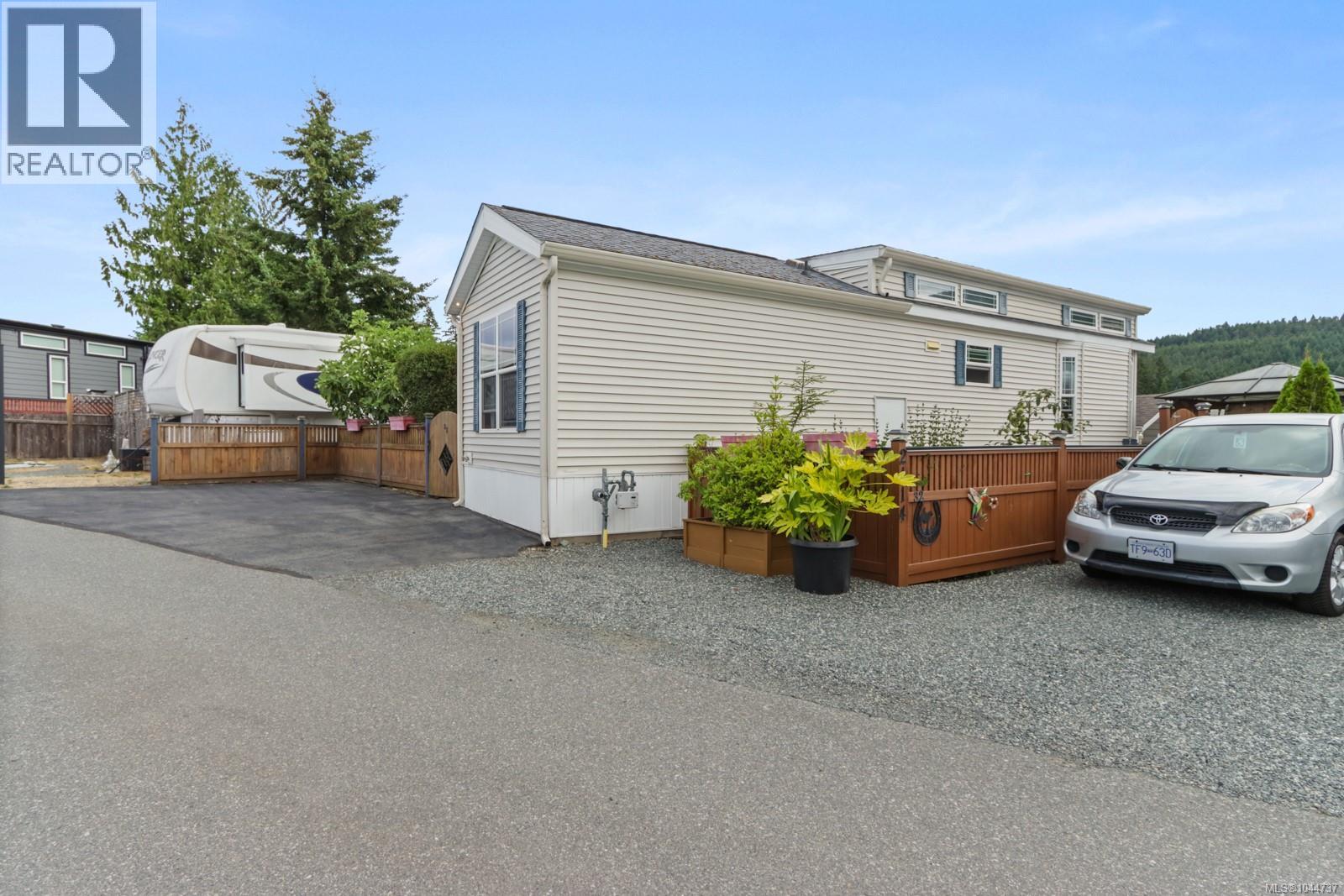 2116 Nimpkish Lake Way - 40
