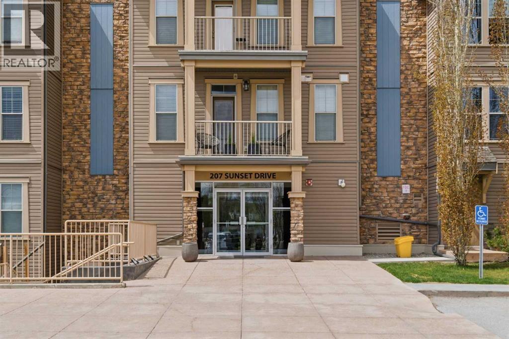 207 Sunset Drive, Cochrane