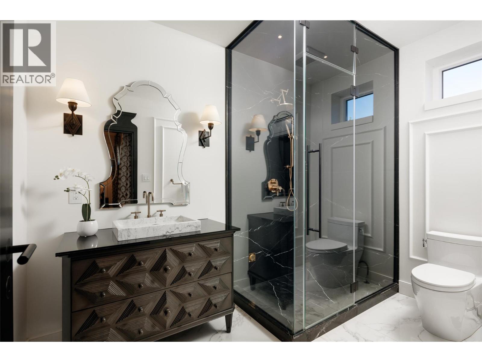 581 & 571 Vancouver Avenue - 33