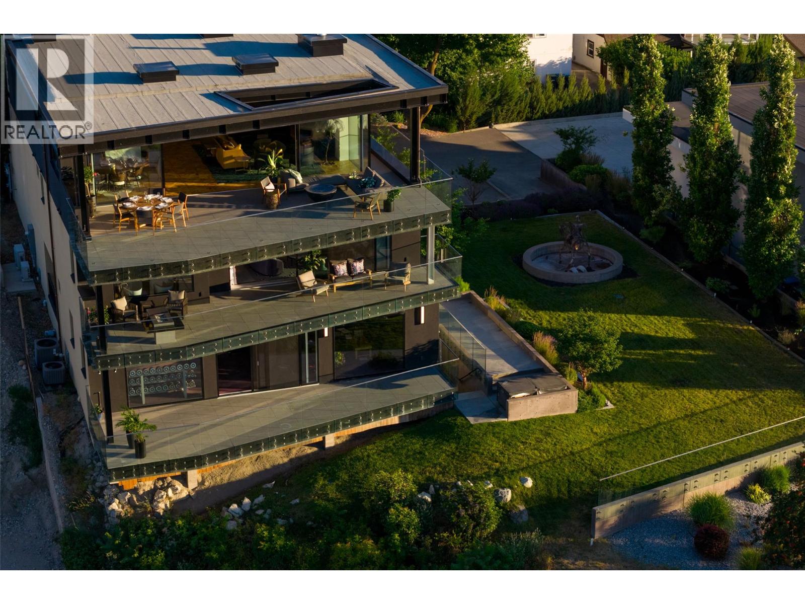 581 & 571 Vancouver Avenue - 53
