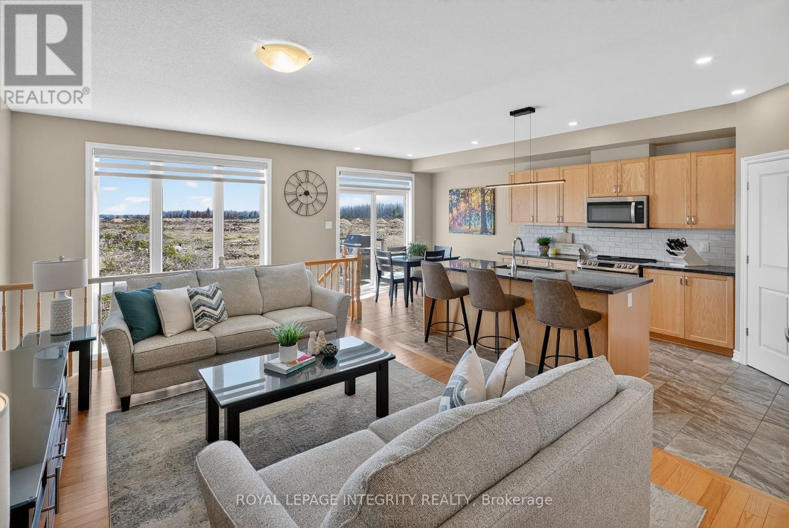 724 PARADE DRIVE - 22