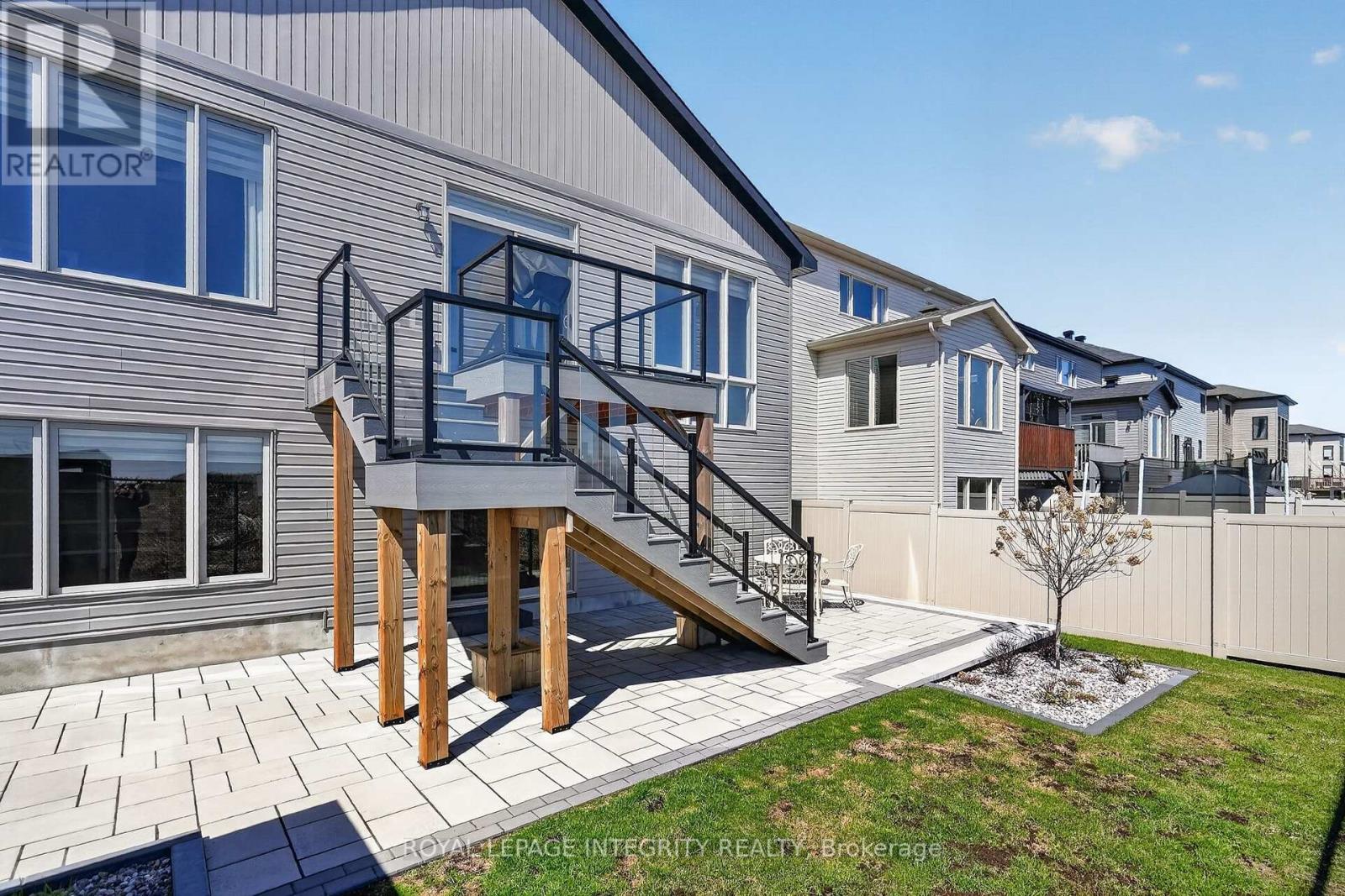 724 PARADE DRIVE - 39