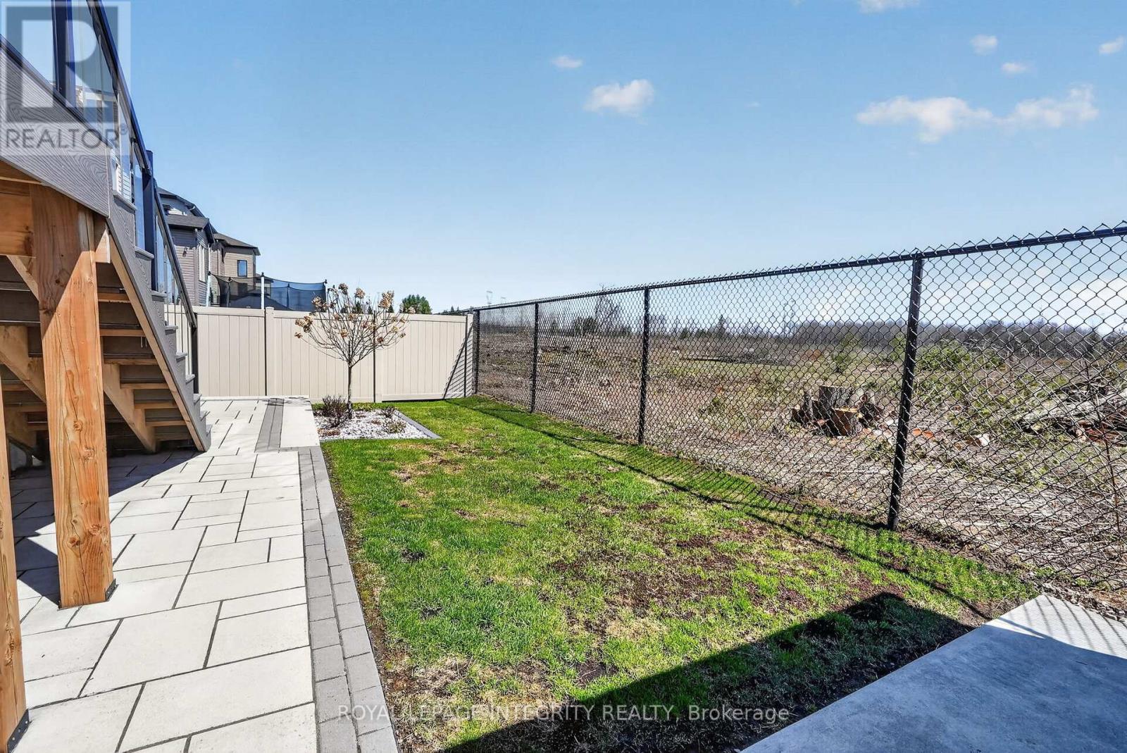724 PARADE DRIVE - Image 40