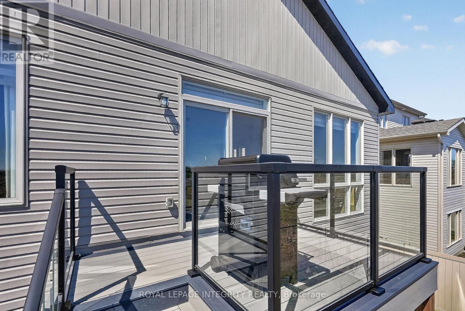 724 PARADE DRIVE - Image 45