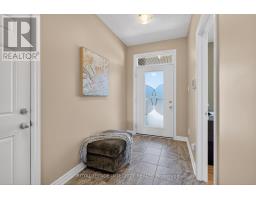 724 PARADE DRIVE — photo 3