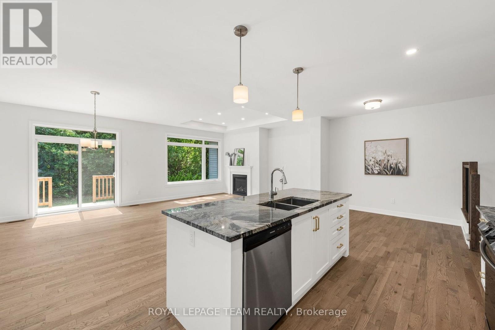 53 MAC BEATTIE DRIVE - Image 12