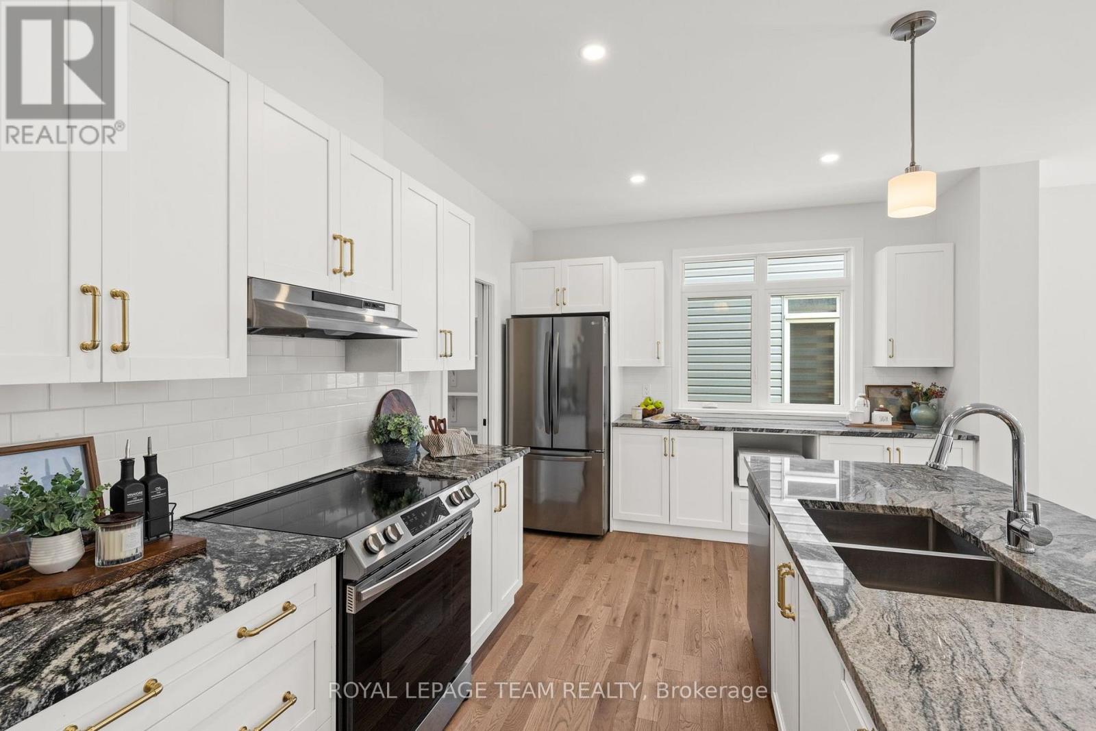 53 MAC BEATTIE DRIVE - Image 13
