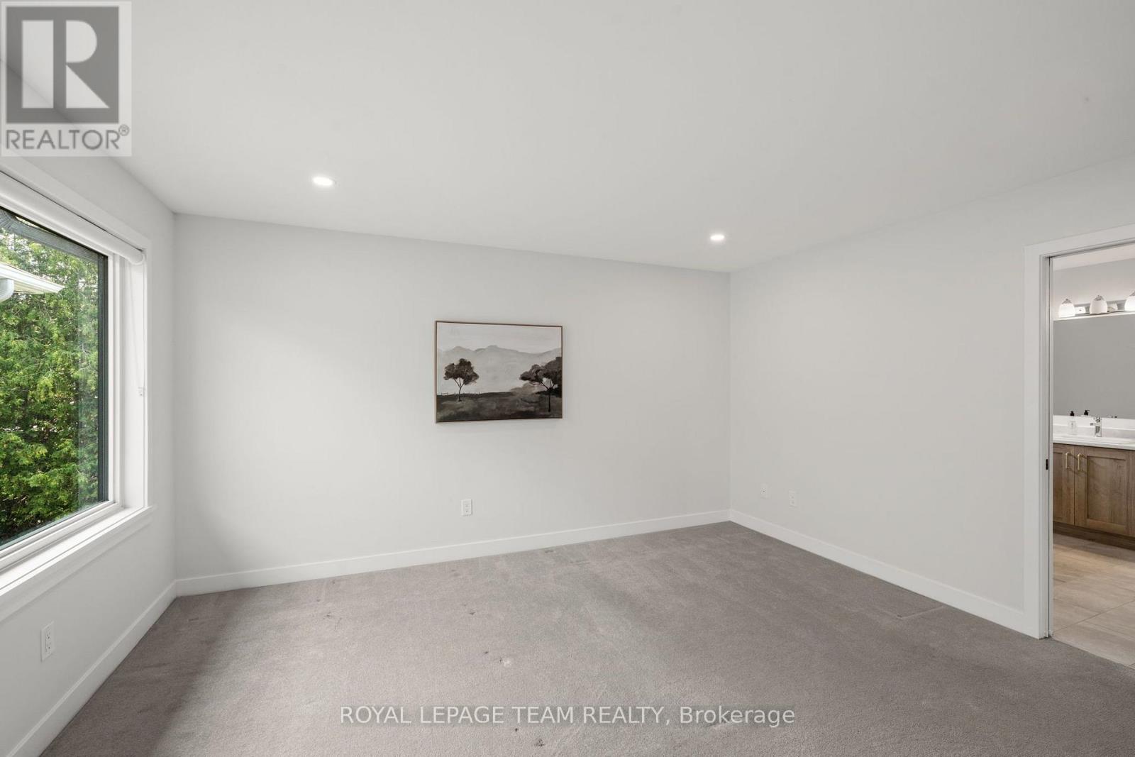 53 MAC BEATTIE DRIVE - Image 29