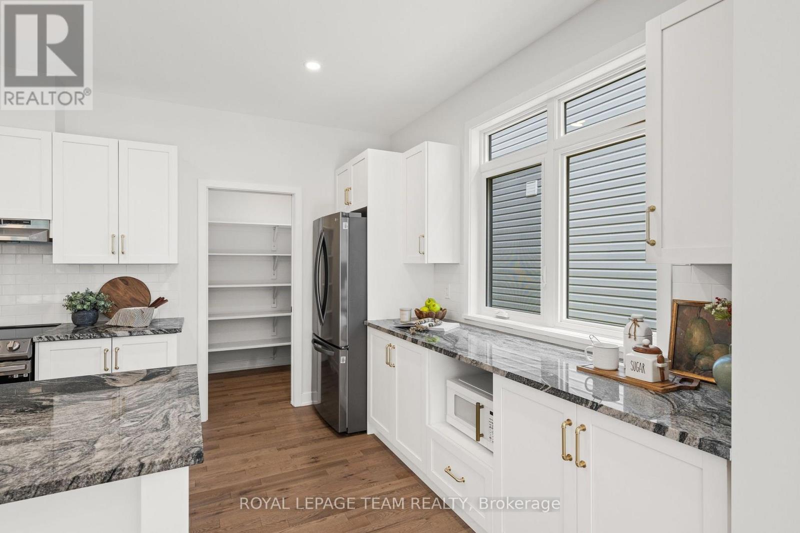 53 MAC BEATTIE DRIVE - Image 9