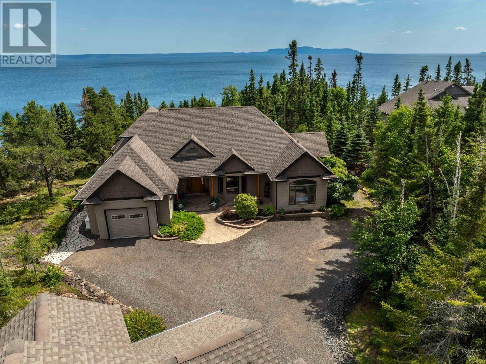 135 MICKELSON DR E - 6