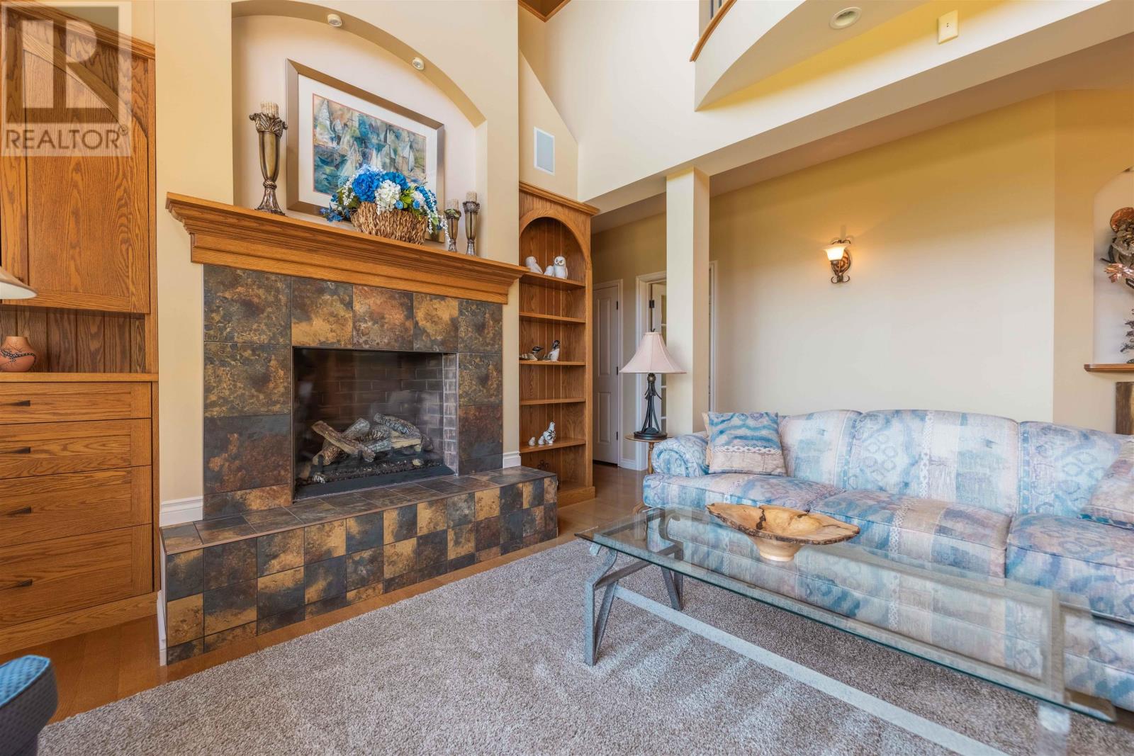 135 MICKELSON DR E - 35