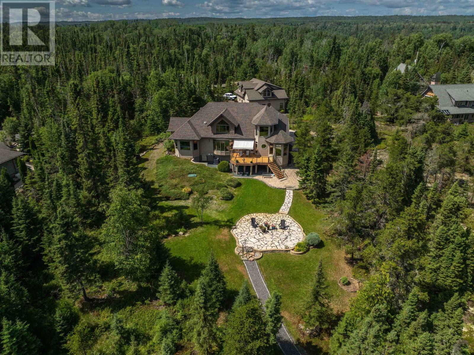 135 MICKELSON DR E - 3