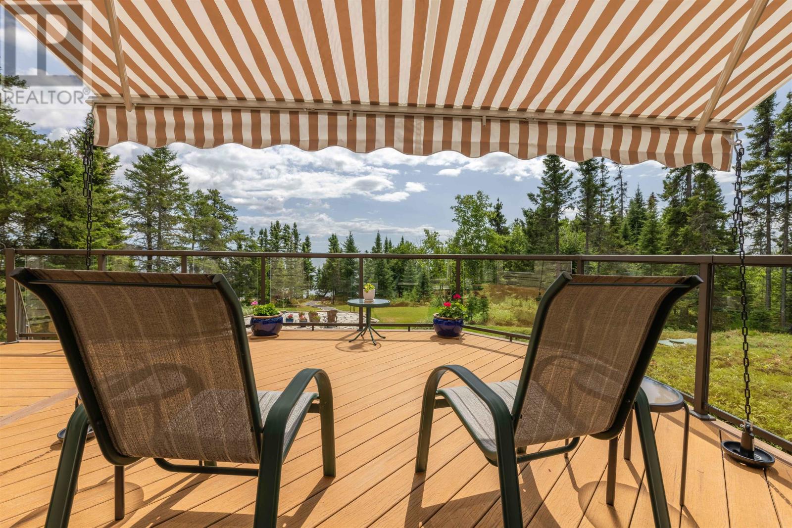 135 MICKELSON DR E - 7