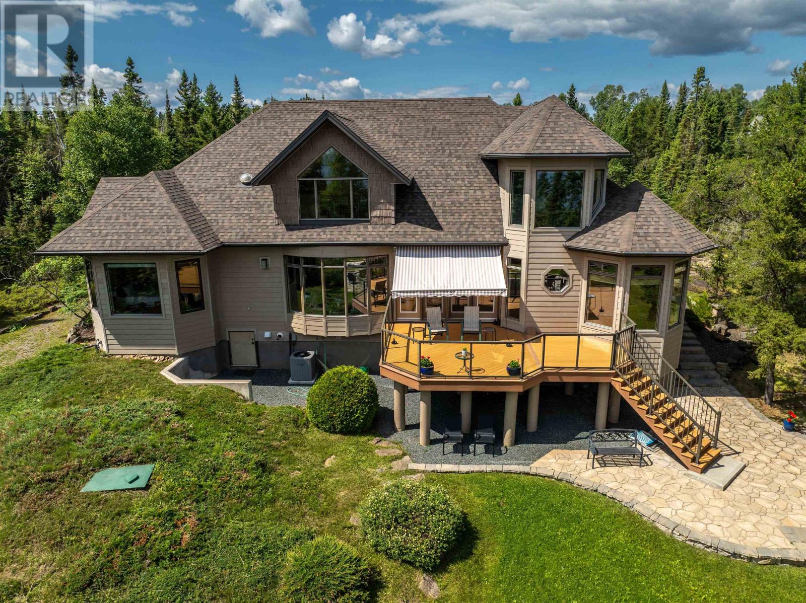 135 MICKELSON DR E - Image 5