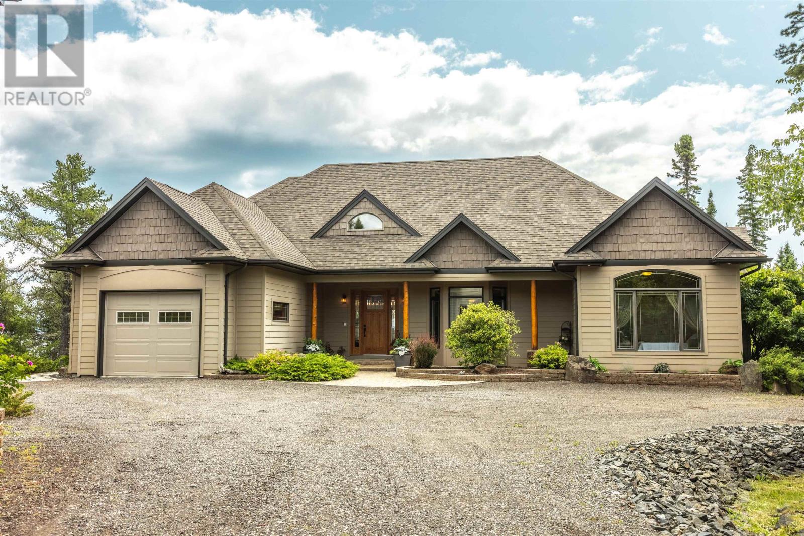135 MICKELSON DR E - 1