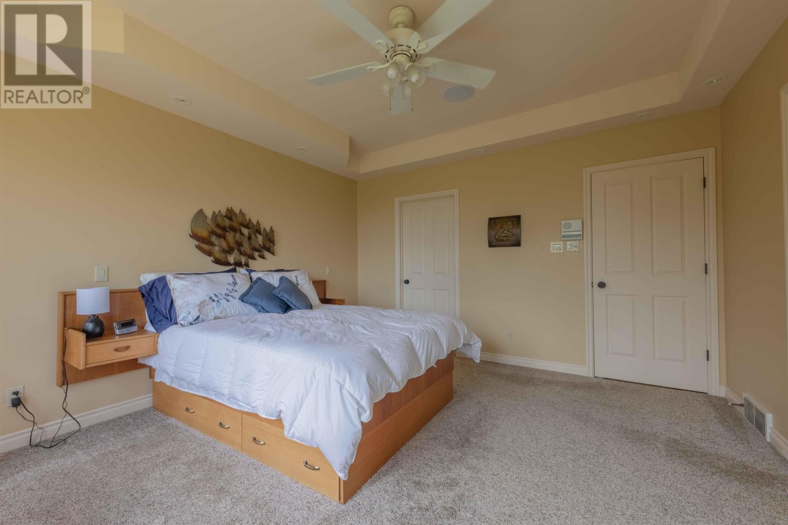 135 MICKELSON DR E - 46