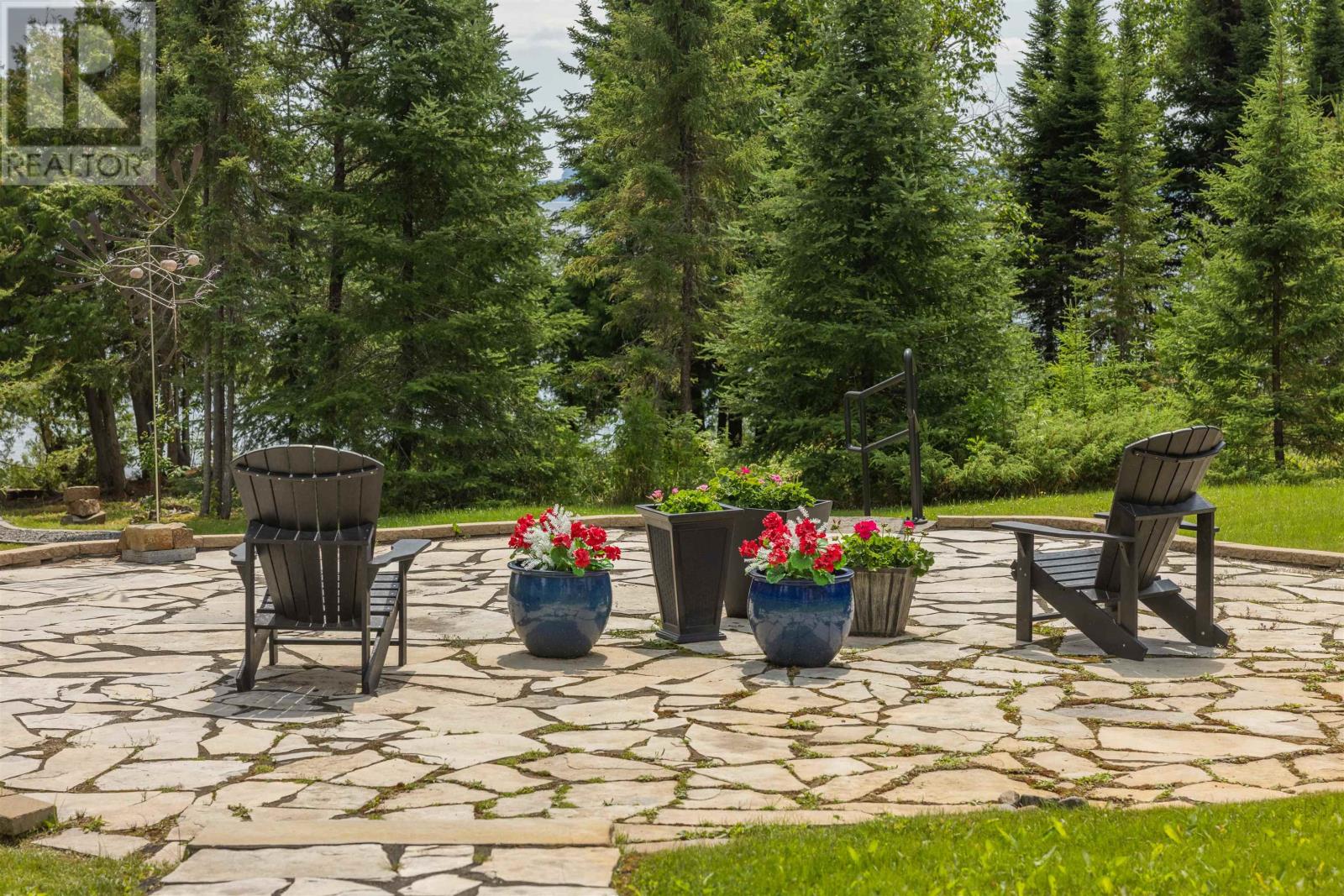 135 MICKELSON DR E - Image 9