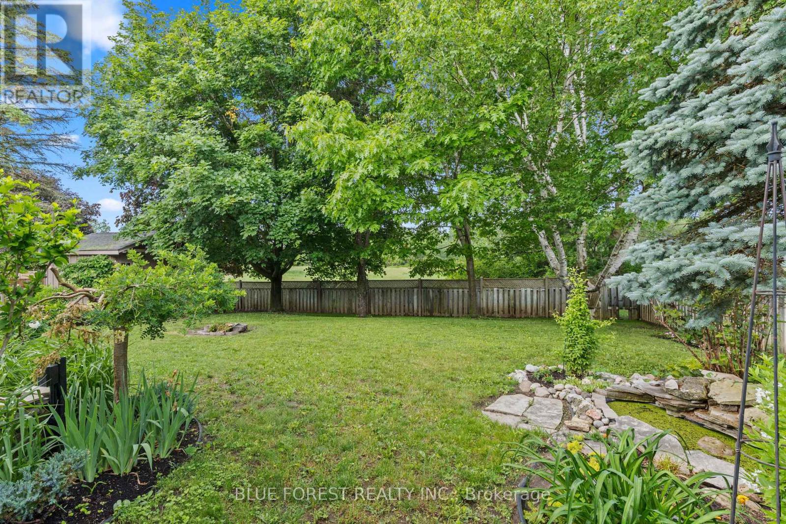 29 VILLAGE GATE CRESCENT - Image 41