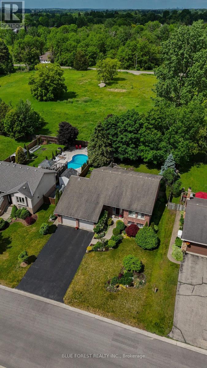 29 VILLAGE GATE CRESCENT - 44
