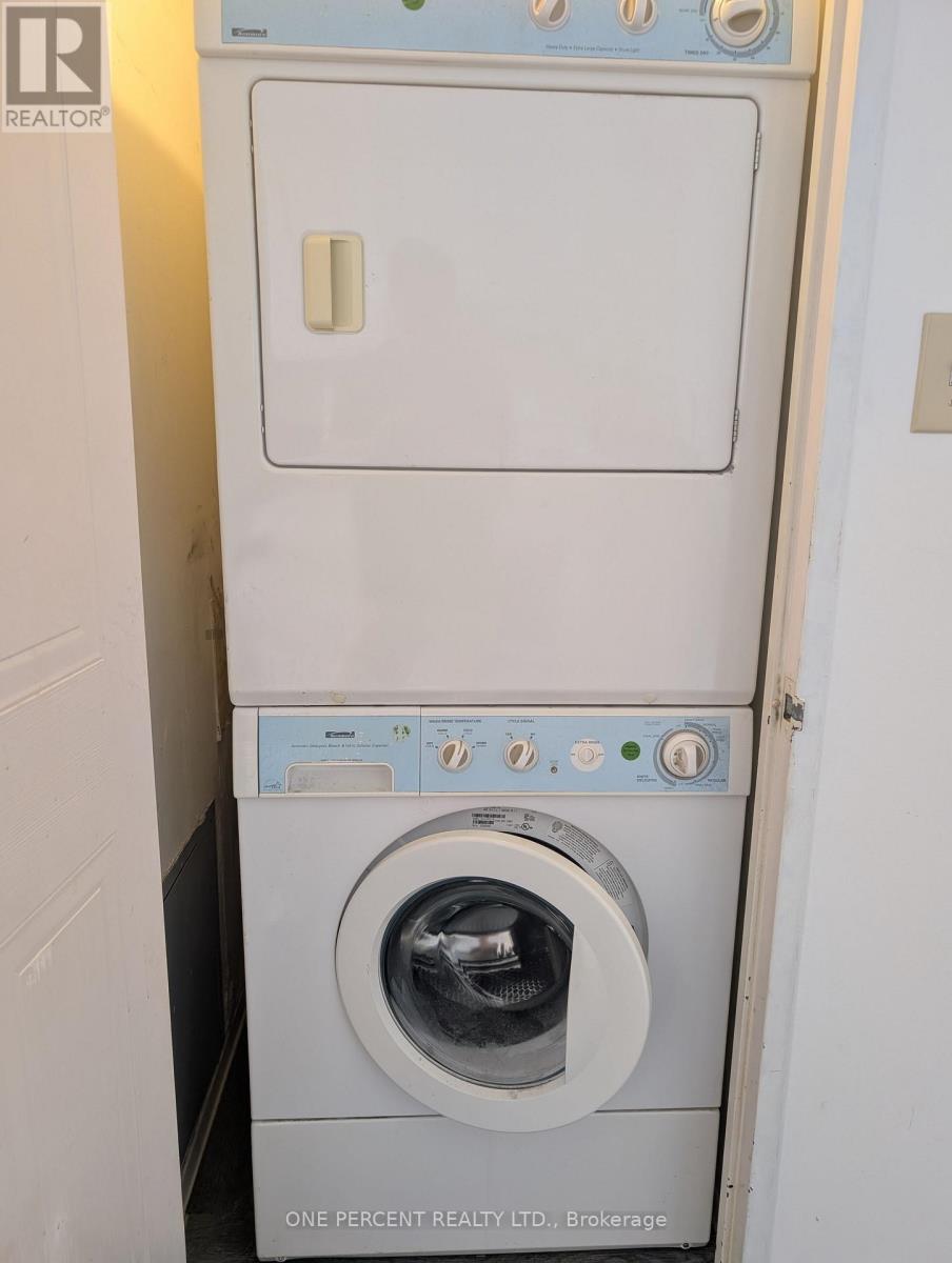 #402 2550 LAWRENCE AVENUE E - 16