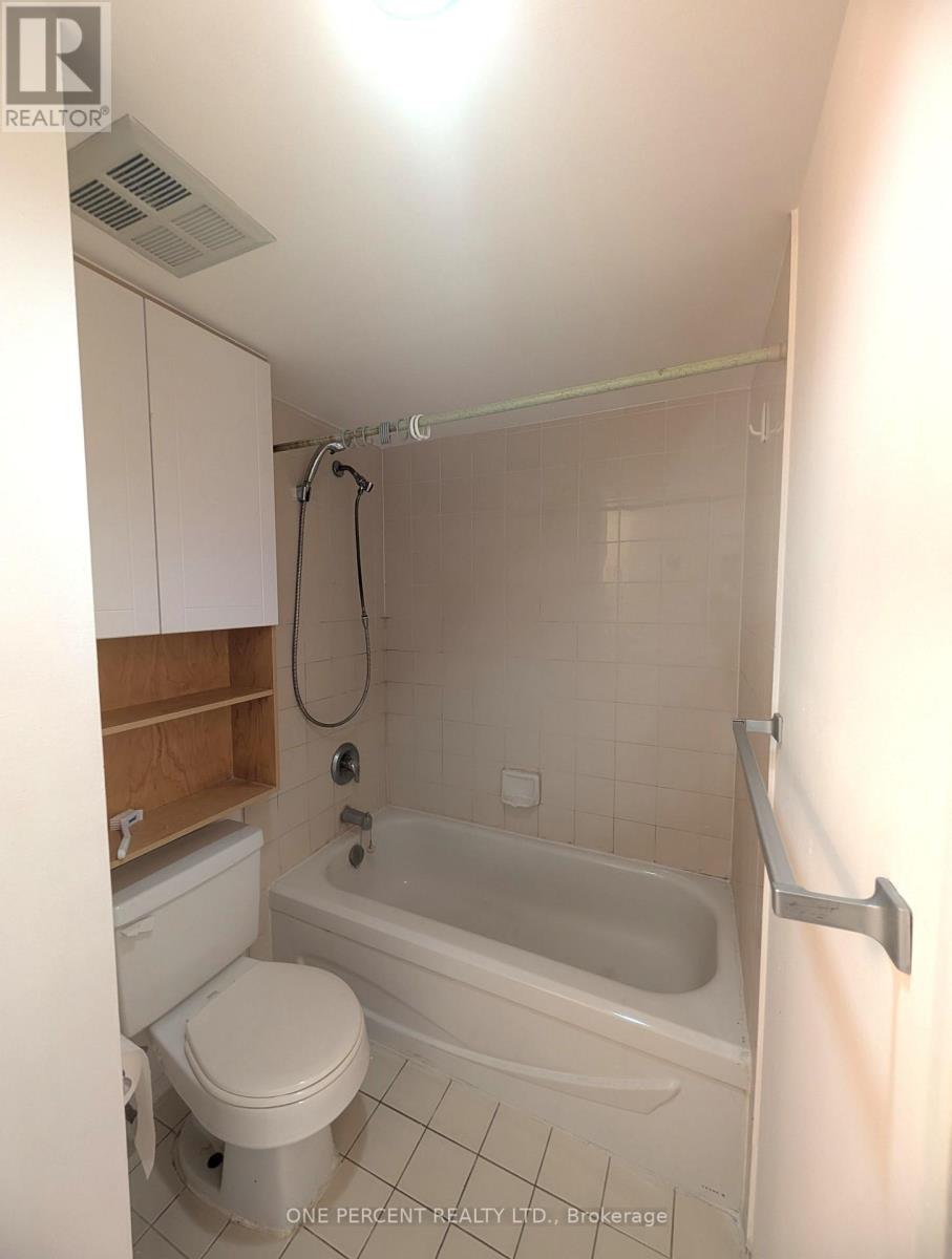 #402 2550 LAWRENCE AVENUE E - 18
