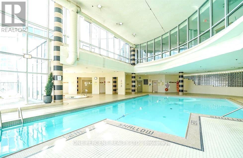 #402 2550 LAWRENCE AVENUE E - 7