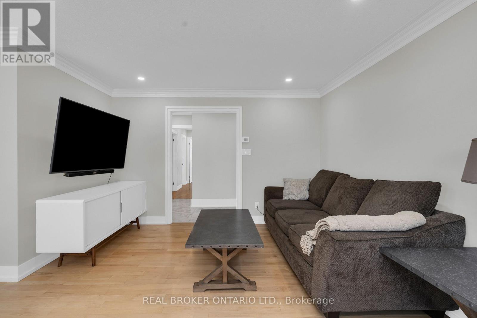 975 SUNNIDALE ROAD - 11