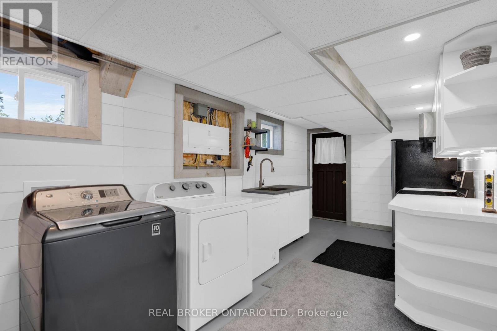 975 SUNNIDALE ROAD - Image 34