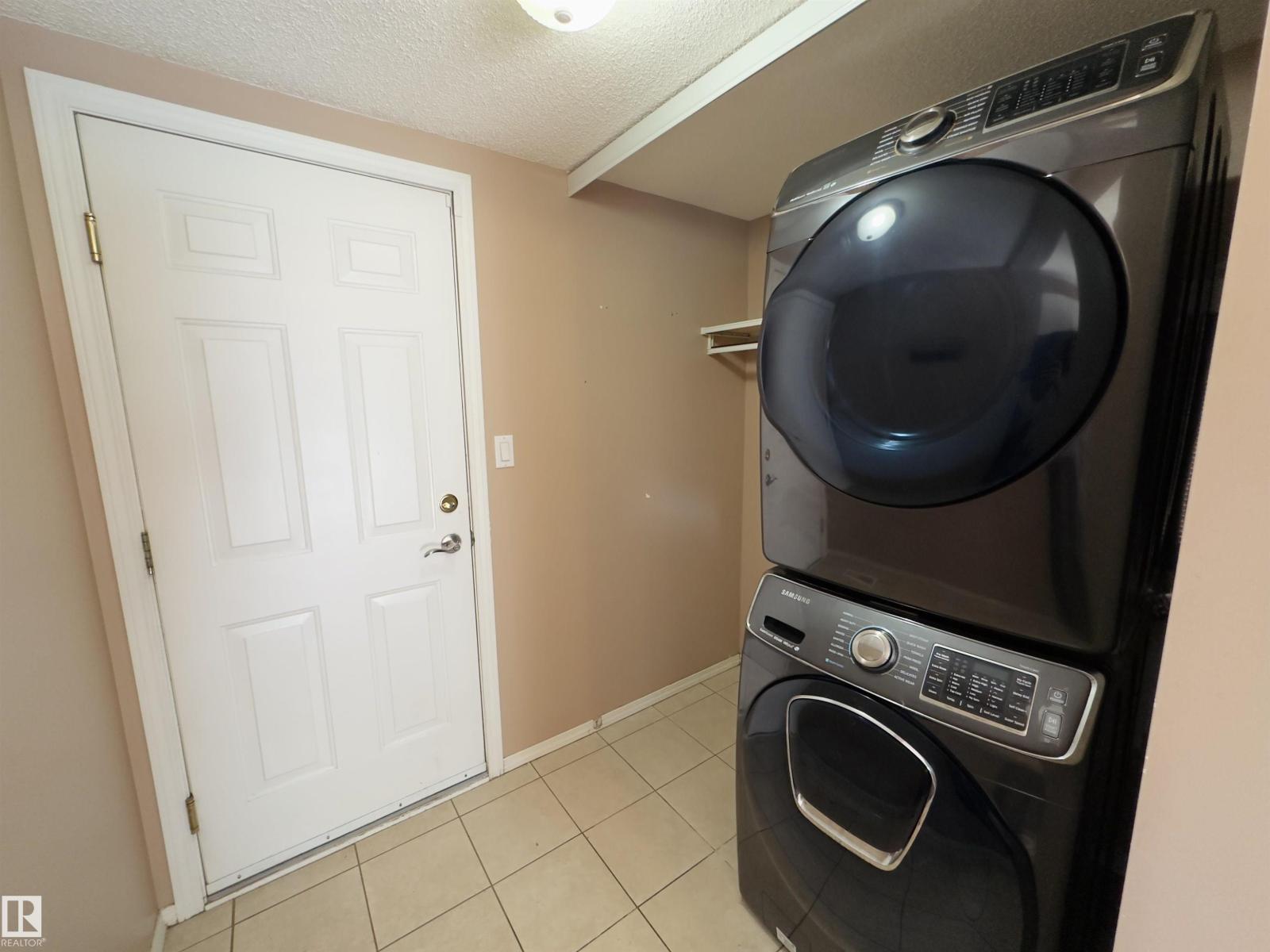 #48 6608 158 AV NW - 23