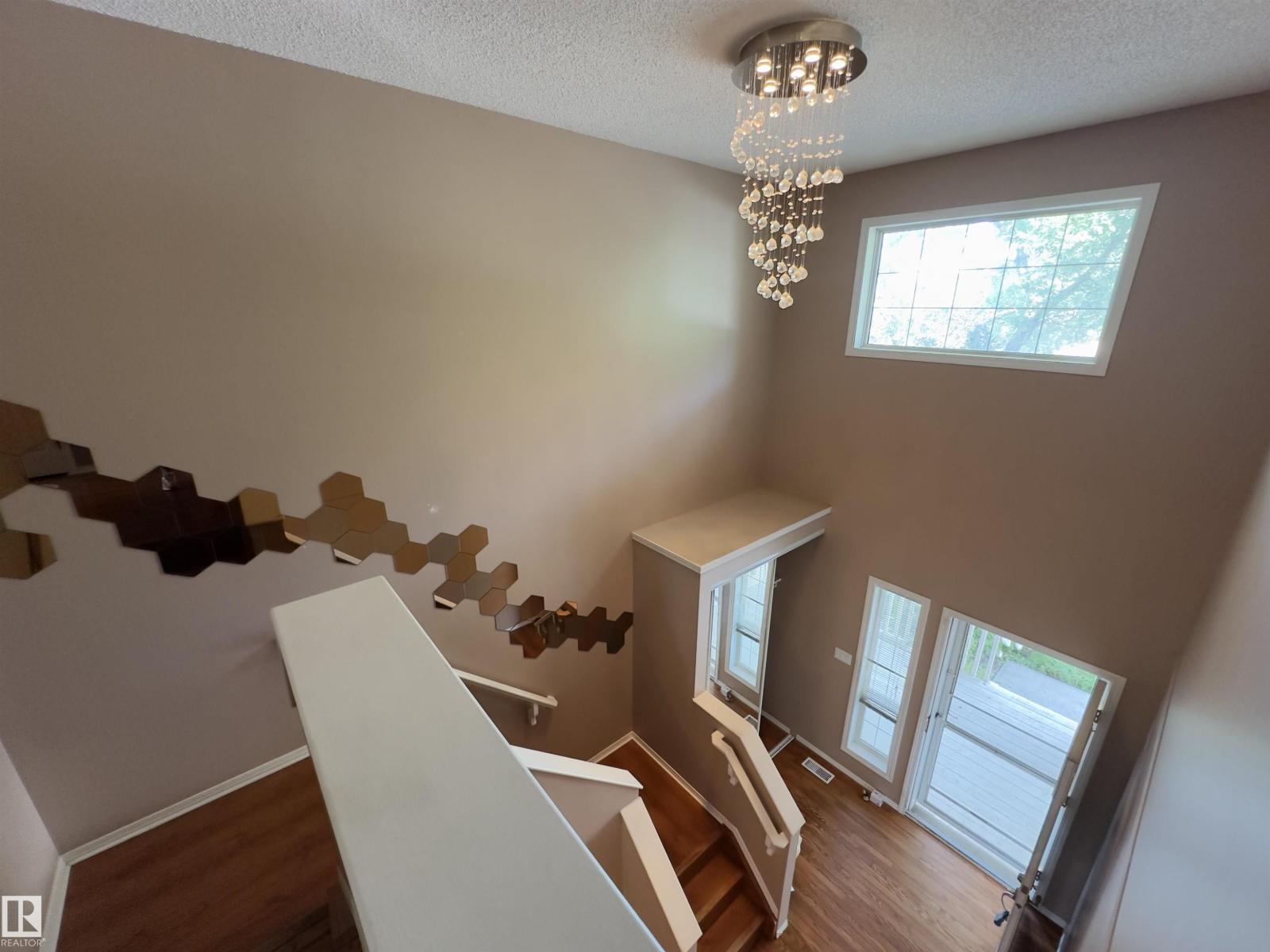 #48 6608 158 AV NW - 27