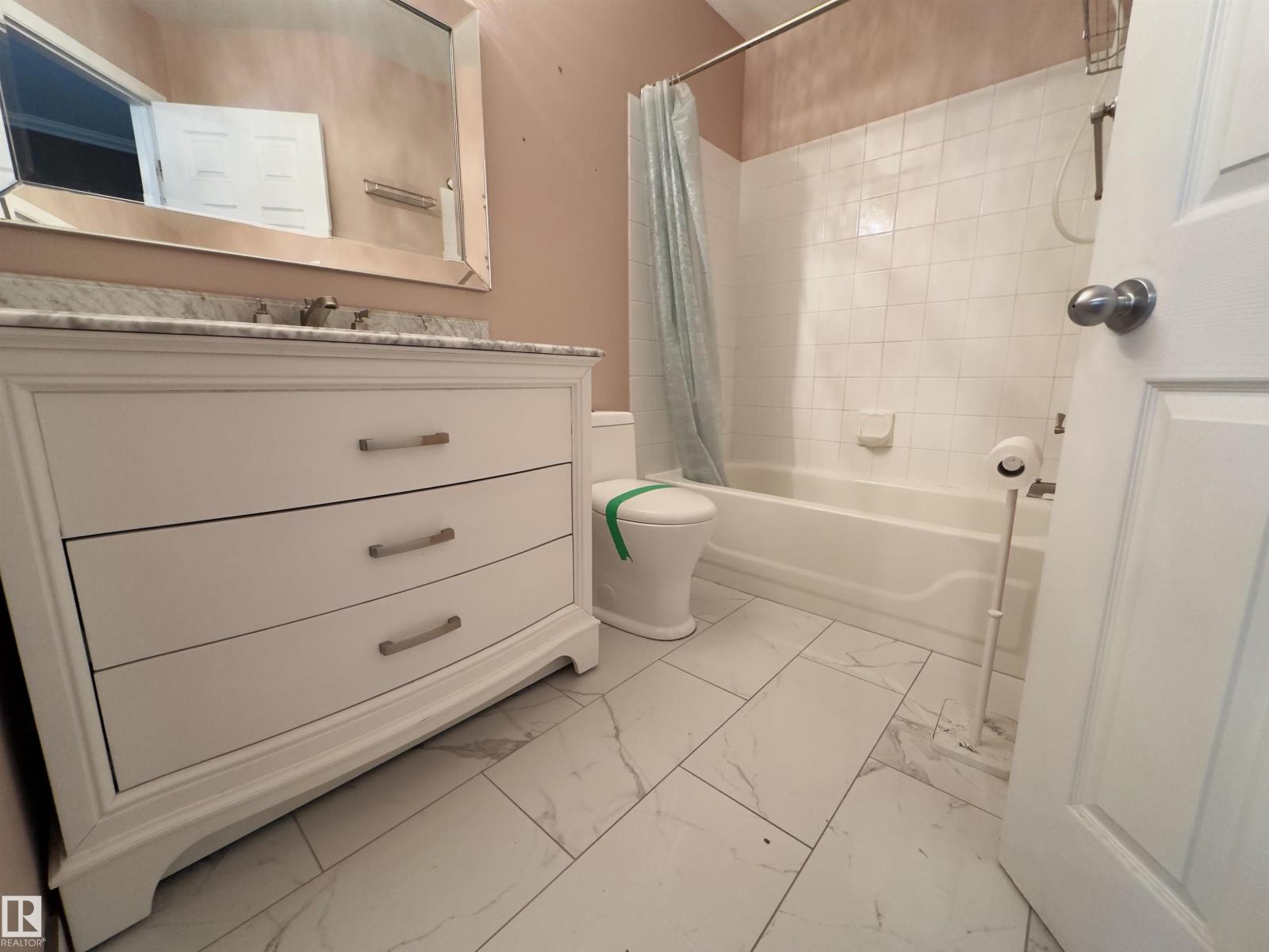 #48 6608 158 AV NW - 35