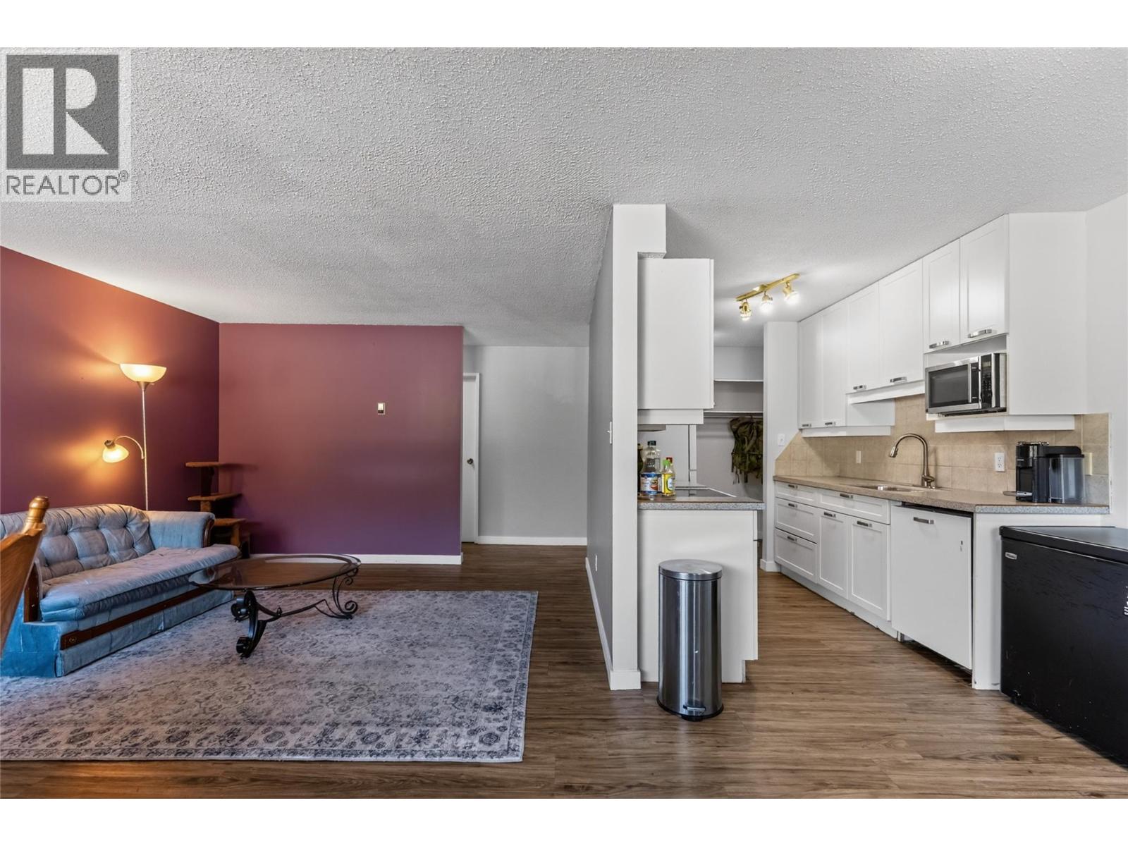 #101 40 RIDGEMONT Avenue - 25