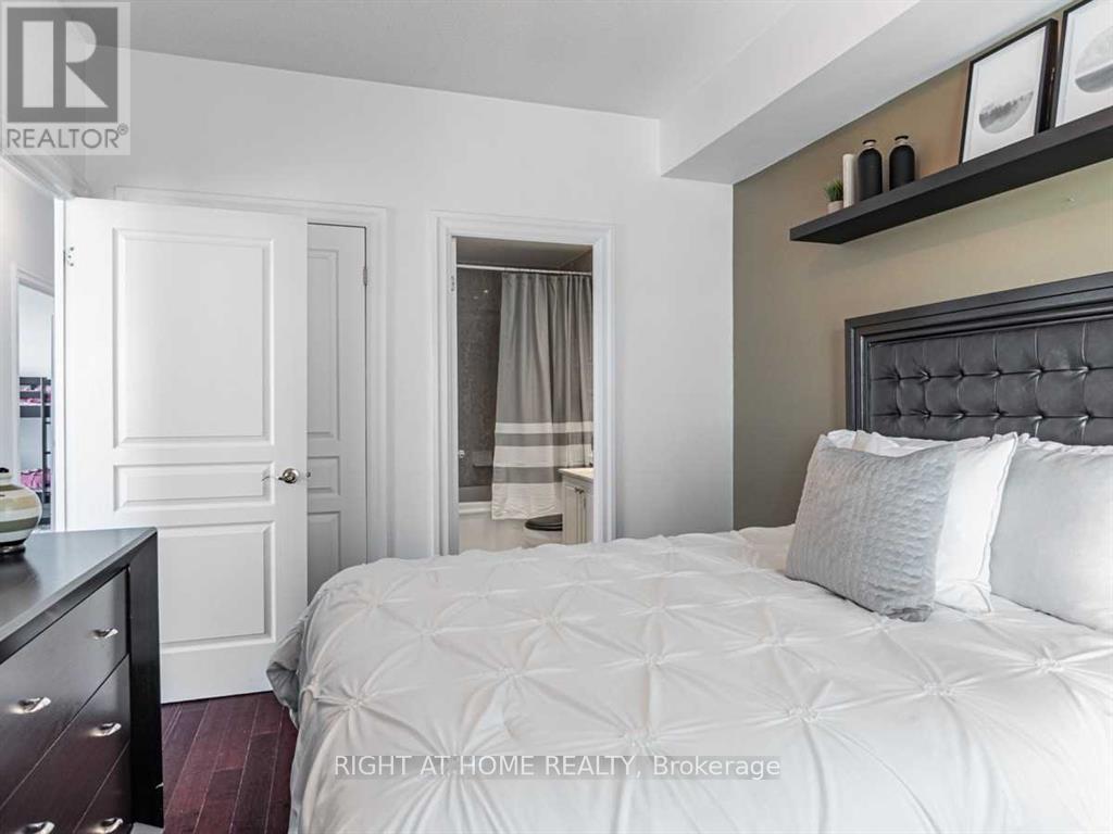#207 2087 LAKE SHORE BOULEVARD - 13