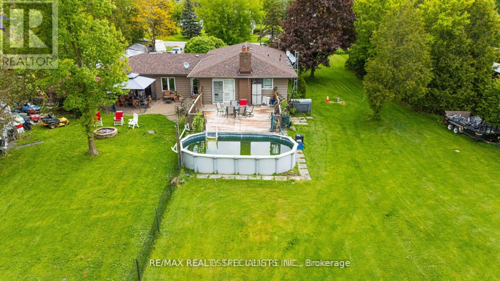 8136 HORNBY ROAD - 27