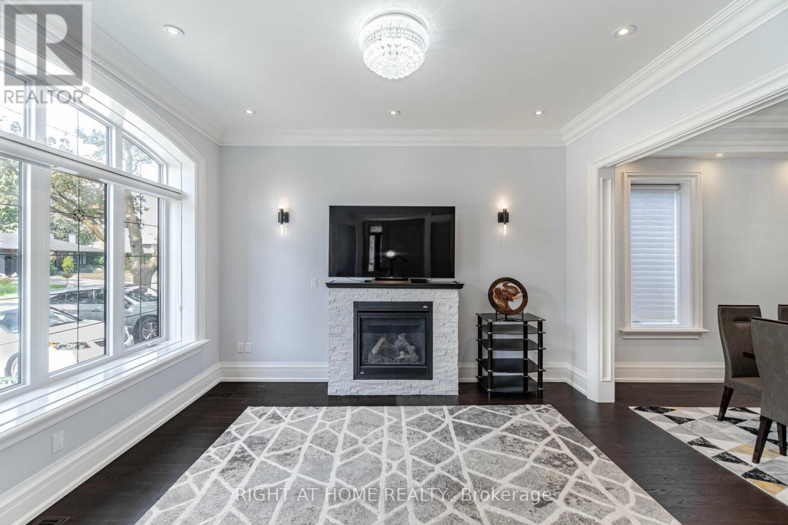 35 BURNELM DRIVE - 6