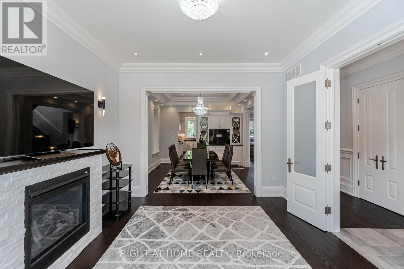 35 BURNELM DRIVE - 7