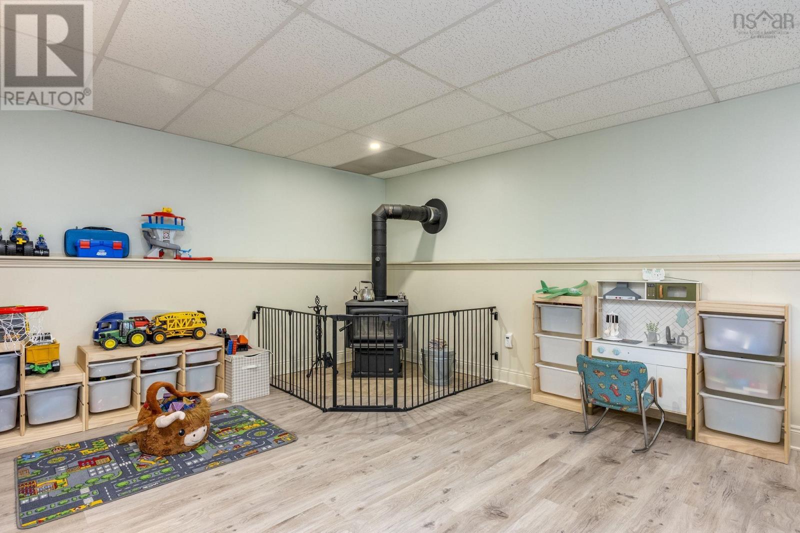 Property 35 of 50 of 1052 Meadowvale Road