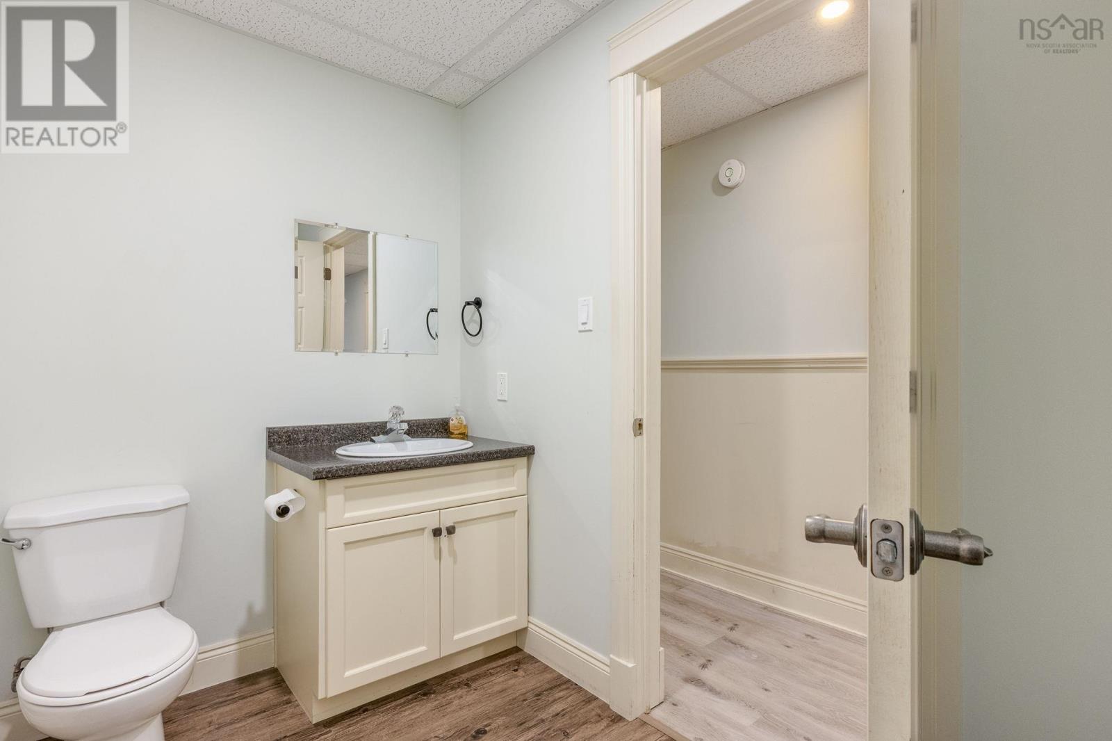1052 Meadowvale Road - 44