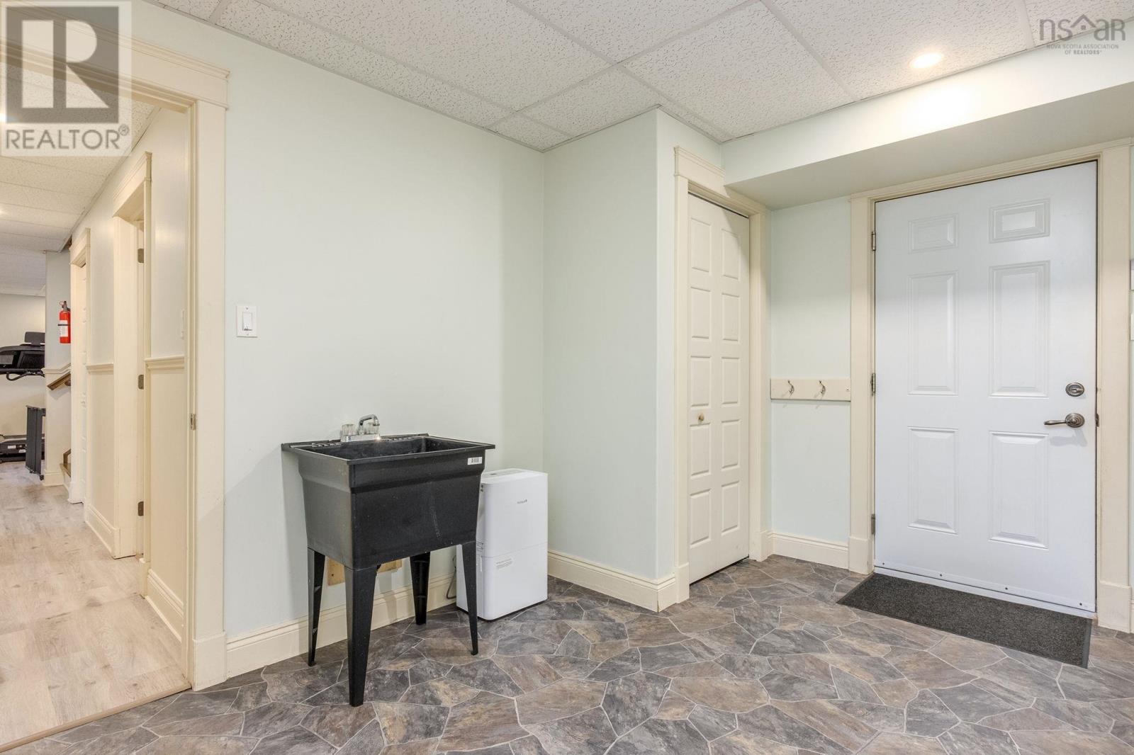 1052 Meadowvale Road - 46