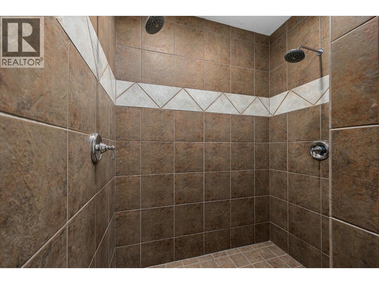 1581 Gregory Road - 27