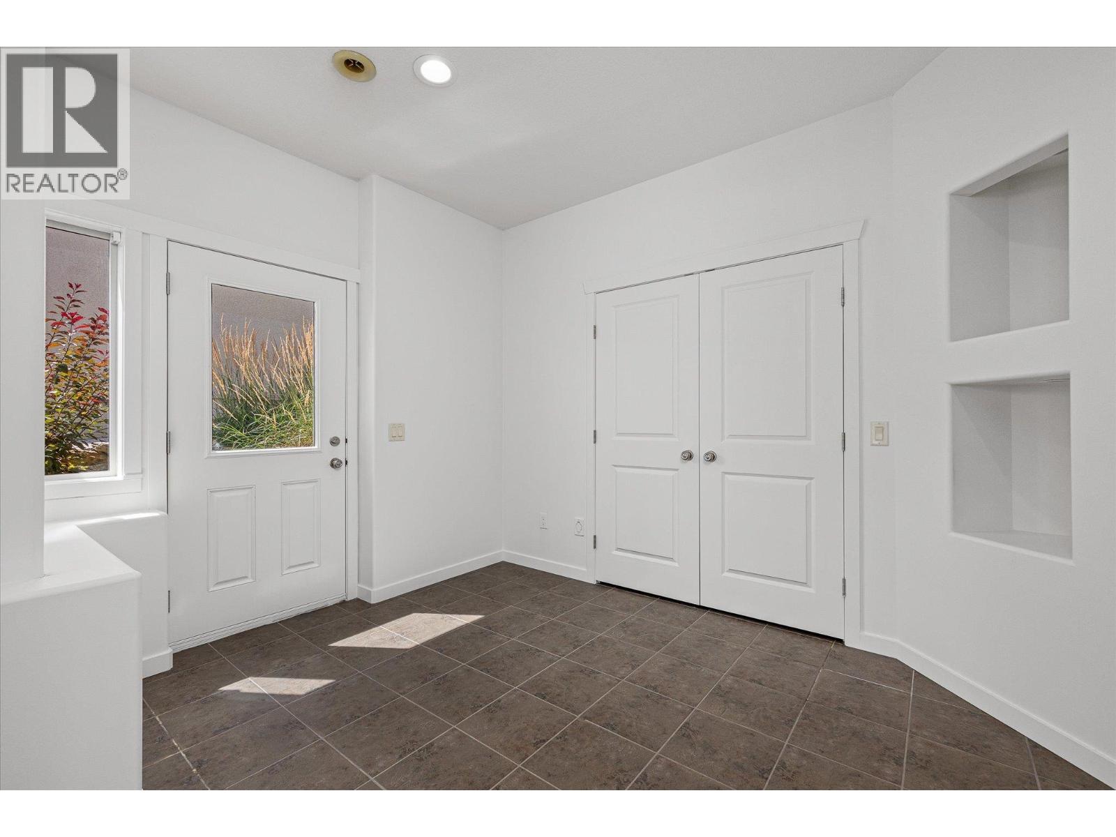 1581 Gregory Road - 33
