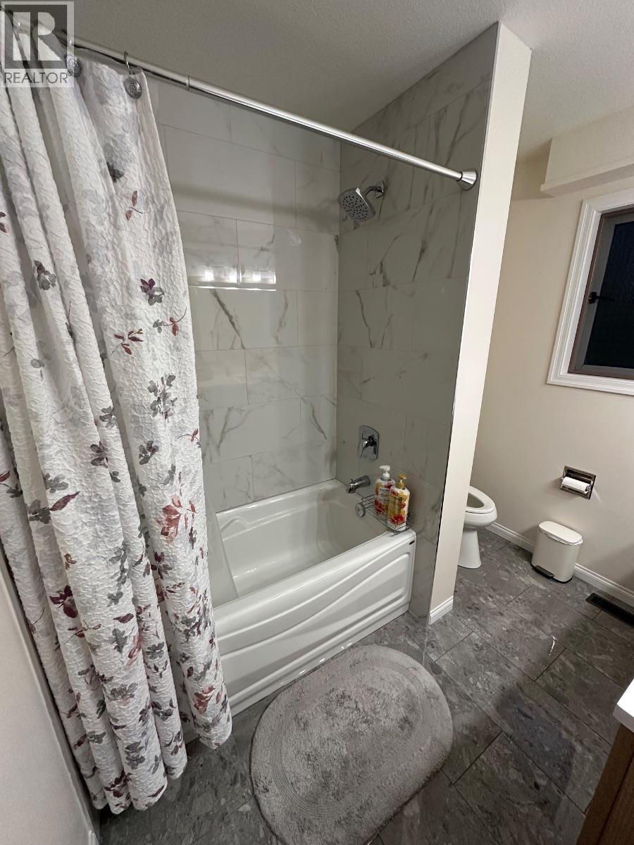 5128 44 Place NE - 14